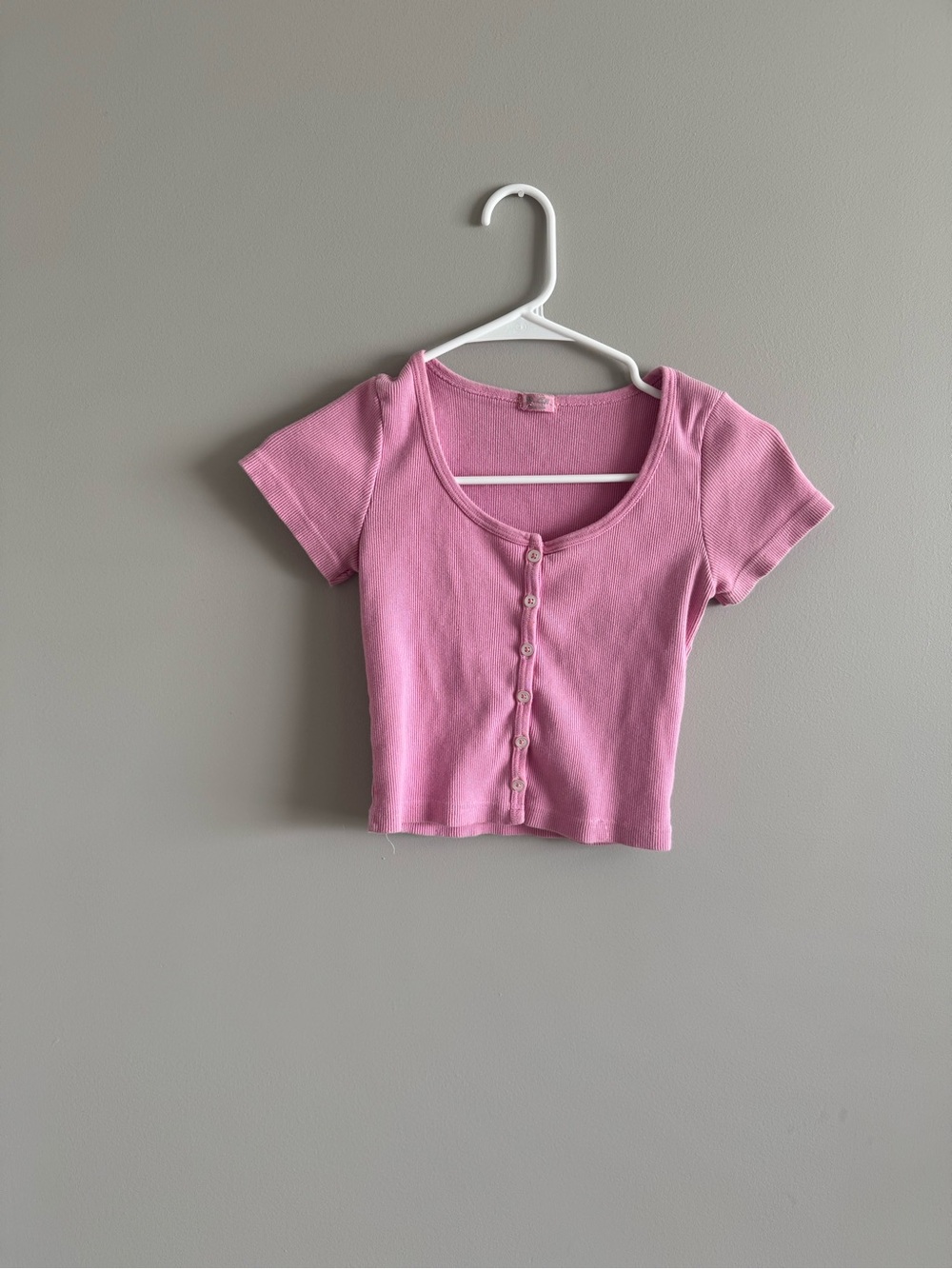 John Galt Women's Pink Button-Front Crop Top
